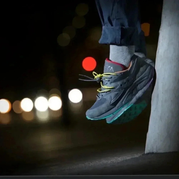 SAUCONY ORIGINALS X RAISED BY WOLVES AYA "ASPHALT JUNGLE" - Picture 8 of 10